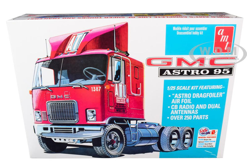 AMT AMT1140 Plastic Model Kit GMC Astro  1-25 scale kit