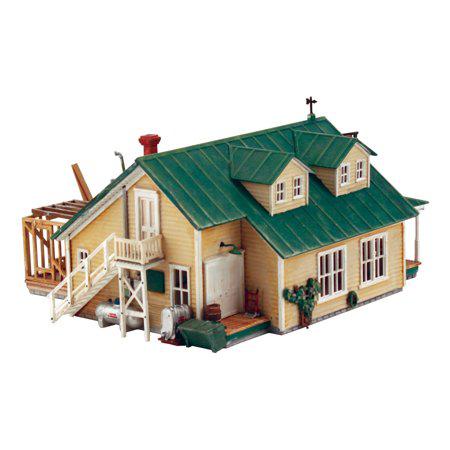 HO Kit DPM Woody S Country Store Multi-Colored